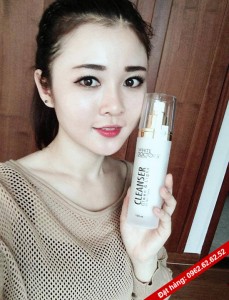 hot-girl-yeu-thich-sua-rua-mat-y-hoc-cleanser-clean-light-white-doctors-4