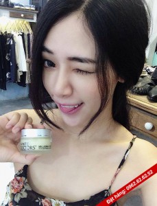 hot-girl-yeu-thich-kem-tri-nam-melasma-white-doctors-2