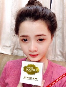 hot-girl-yeu-thich-kem-xoa-tham-mun-spotless-acnes-1