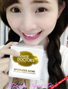 hot-girl-yeu-thich-kem-xoa-tham-mun-spotless-acnes-10